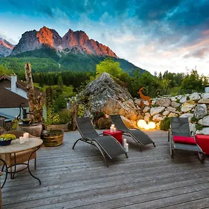 Hotel Bayern - Adults Only - Mit Zugspitzblick - Eibsee-naehe - Wellnessbereich - Naturpool Im Sommer, Grainau