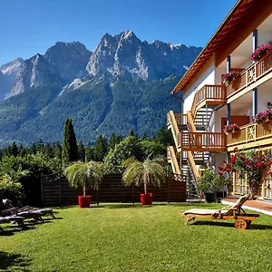 Romantik Alpenhotel Waxenstein Grainau